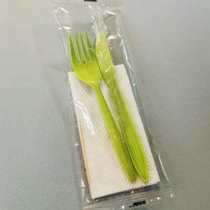 Набор биоразлагаемых приборов 4/2 мал. зеленый “вилка/нож” в упаковке Geovita © GEOVITA - Одноразовая посуда от производителя!